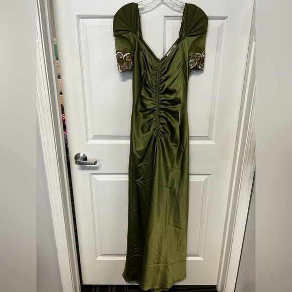 Teri Jon Formal Dress - Picture 1 of 7